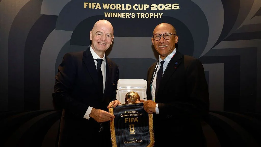 PHÁP QUAY LƯNG VỚI INFANTINO, FIFA ĐỐI MẶT THÊM CÚ ĐÒN LỚN
