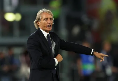 ITALIA THUA BỈ 0-2 TRONG NGÀY MANCINI TRỞ LẠI, KHỞI ĐẦU MỚI LẠI ĐỐI MẶT ÁP LỰC