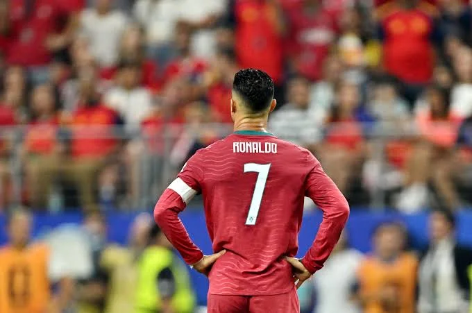 RONALDO THẢ TIM, BÌNH LUẬN BÀI ĐĂNG CỦA MESSI: KỶ NGUYÊN RIVALRY KHÉP LẠI BẰNG SỰ TÔN TRỌNG